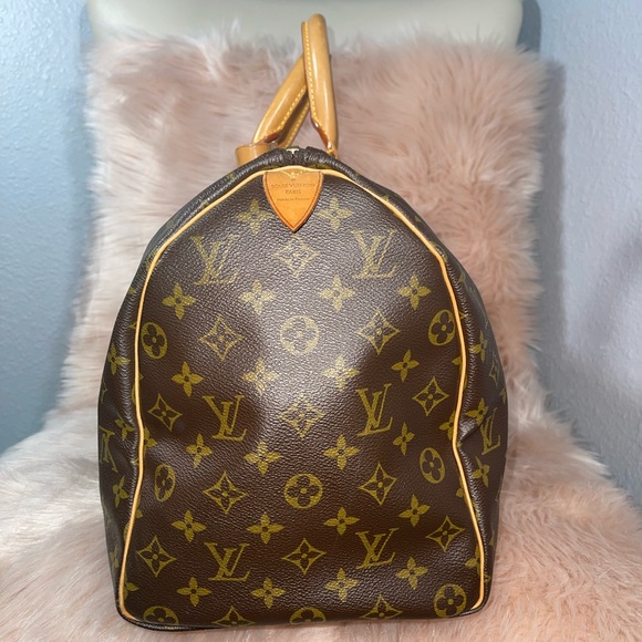 Louis Vuitton - Picture 5 of 16
